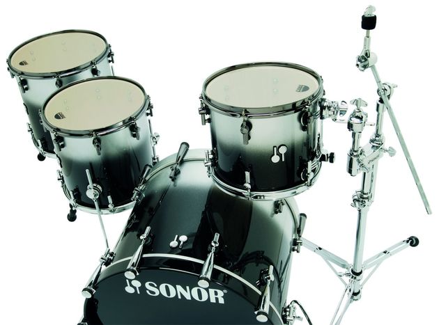 The Silver-Black Sparkle finish looks superb, but if it’s not to your taste there are plenty of other options